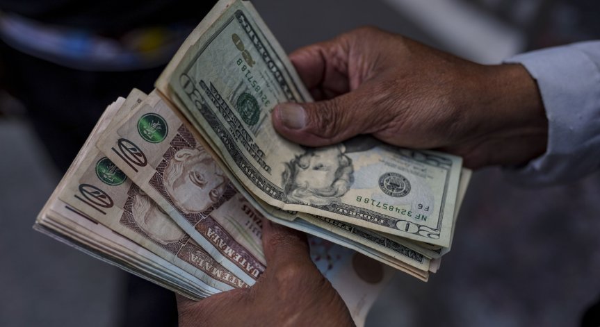 Доларът поскъпна, има опасения за инфлационен натиск