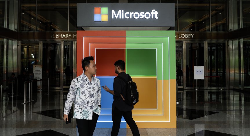 Microsoft инвестира $1,7 млрд. в AI и облачни технологии в Индонезия