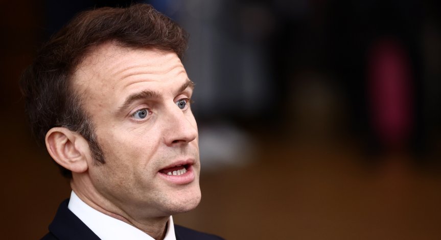Макрон може да си поиска от Путин ордена на Почетния легион на Франция