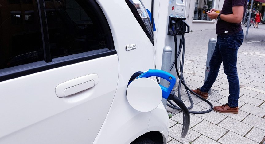 Средностатистическият електрически SUV отделя около 63 г CO2 на 1 километър.