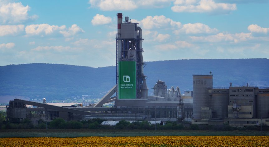 Heidelberg Materials Devnya JSC и ENEARTH LIMITED сключиха стратегическо партньорство за транспортиране и съхранение на CO₂ в България