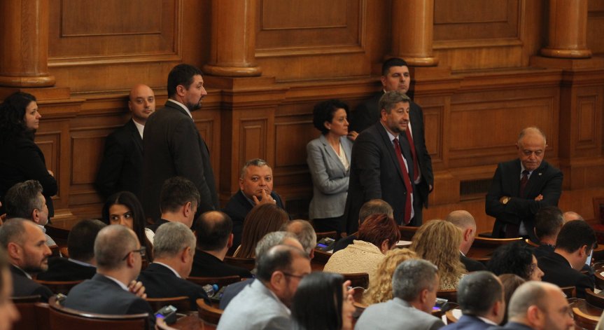 Нов опит за редовно заседание, избират председател на НС