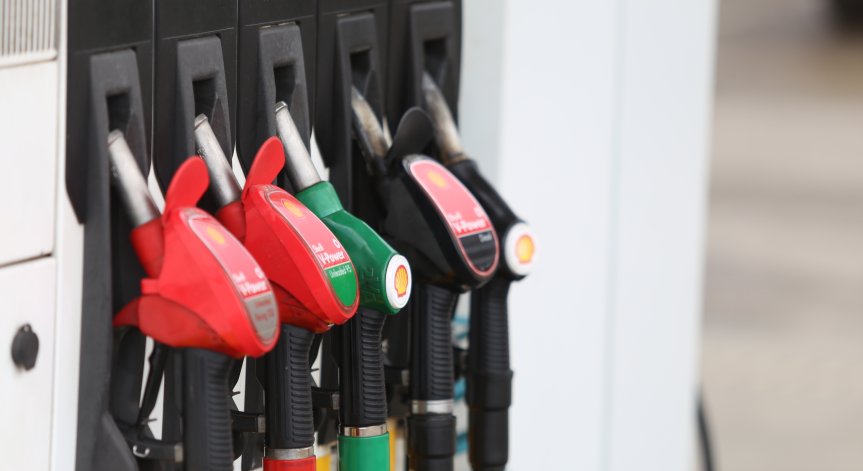 Депутатите одобриха помощта от 25 ст. на литър гориво, но тя няма да влезе от 1 юли