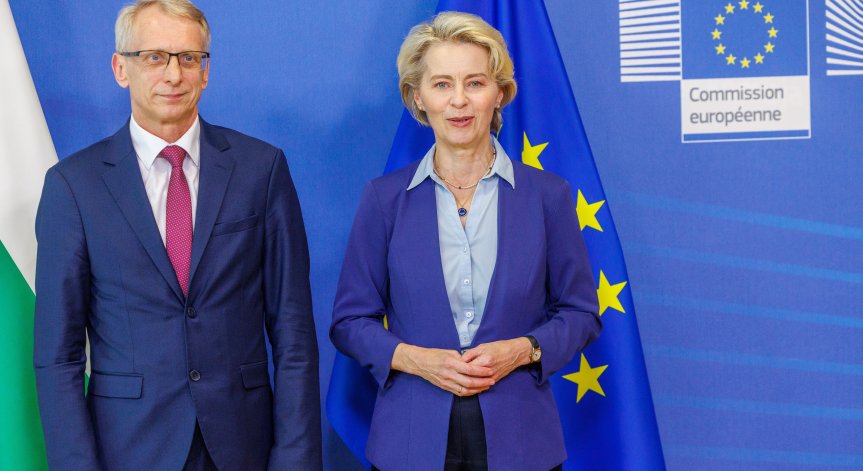 Денков защити българското розово масло по време на заседанието на Европейския съвет