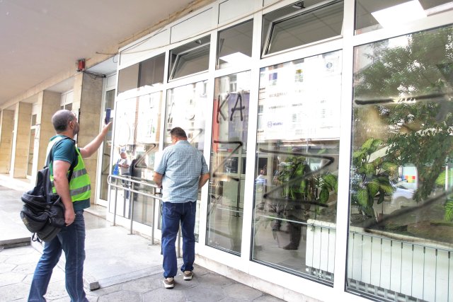 Снимка Димитър Кьосемарлиев Bulgaria ON AIR Протестиращи изрисуваха със спрей