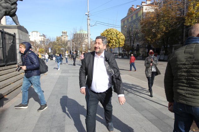 Сигнал до главния прокурор за публикуваните на 9 ноември снимки