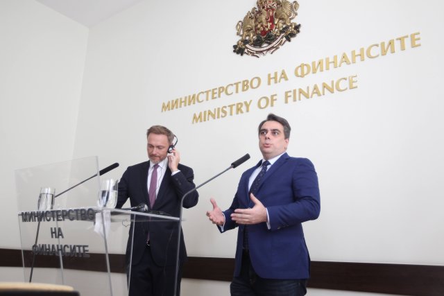 Вицепремиерът и финансов министър Асен Василев се надява депутатите да