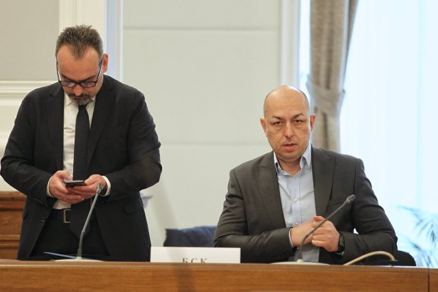 Минимална работна заплата от 840 лева поискаха синдикатите Според тях