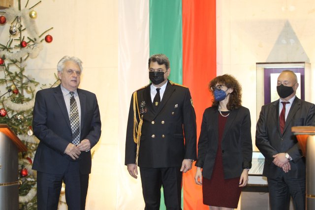 Снимка Димитър Кьосемарлиев Bulgaria ON AIR Министър Бойко Рашков награди