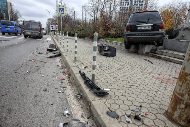 Тежка катастрофа между джип и лек автомобил е станала на
