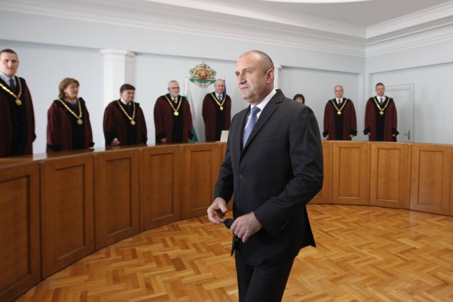 Бившият служебен правосъден министър проф. Янаки Стоилов и съдията от