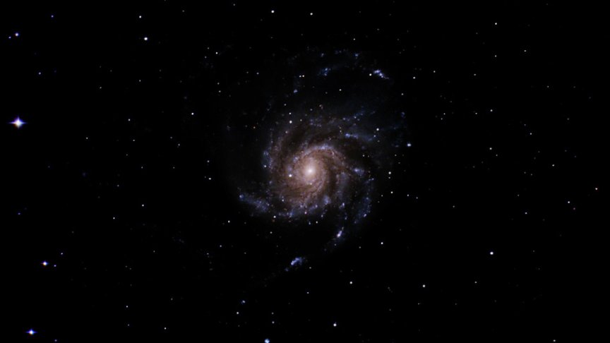 <p>Спиралната галактика M101 в Голяма мечка.</p>