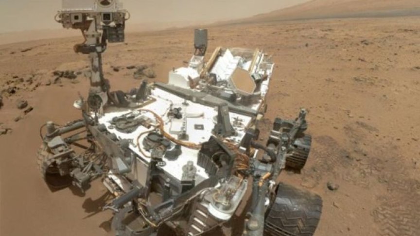 <p>Марсоходът Curiosity</p>