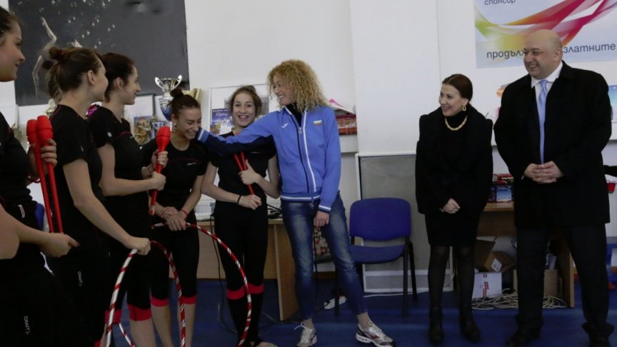 <p>Зала Раковски: националните отбори по художествена гимнастика</p>
