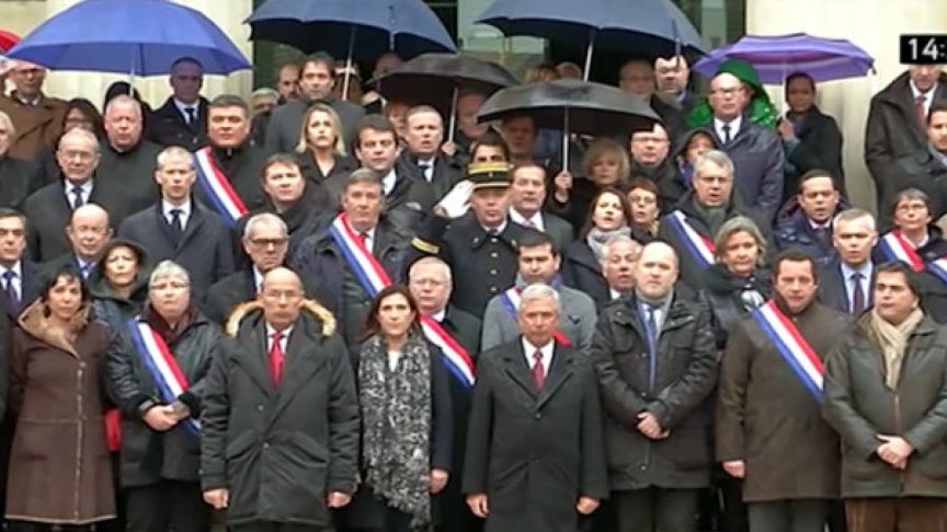 <p>Депутатите пяха Марсилезата</p>
